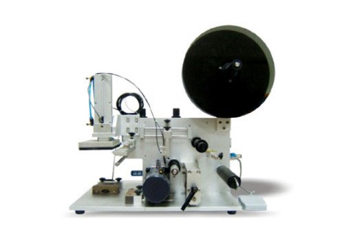 Полуавтоматическая этикетировочная машина для плоских бутылок SM4-220