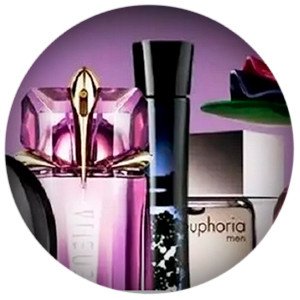 Продажи парфюмерии и косметики в России выросли в первой половине марта на 30%