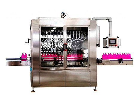 Машина для розлива жидкости в бутылки с угловым горлышком гравитационного типа