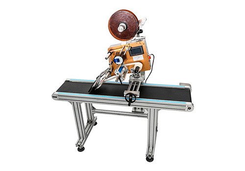 Автоматическая этикетировочная машина TZ200-II с конвейером