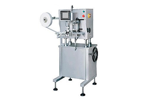 Высокоскоростная машина CSM-60 для уплотнения тары ватой